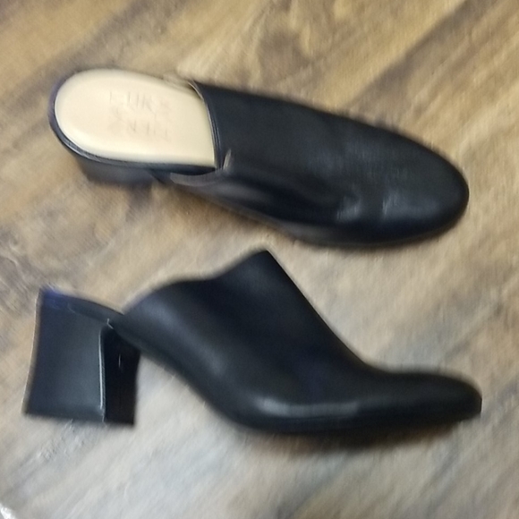 naturalizer daria mule